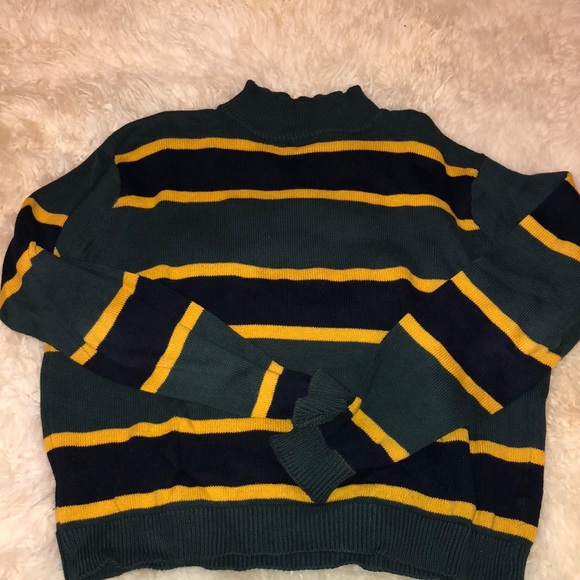 Brandy Melville Sweaters - Brandy melville green turtleneck